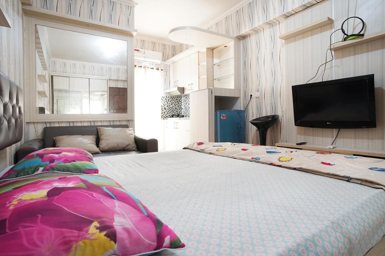Planet Room Kemang View Bekasi Exterior photo